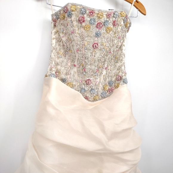 Atelier Aimee strapless beaded floral wedding gown roses ruched size 2 size 4 - Picture 2 of 14